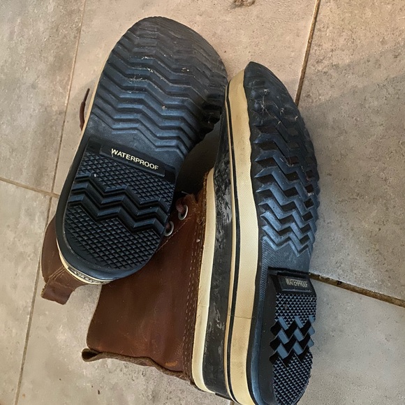 Sorel Snow Boots - Picture 3 of 5